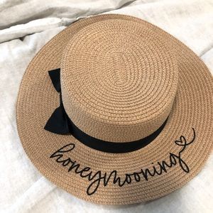 Honeymooning brimmed hat
